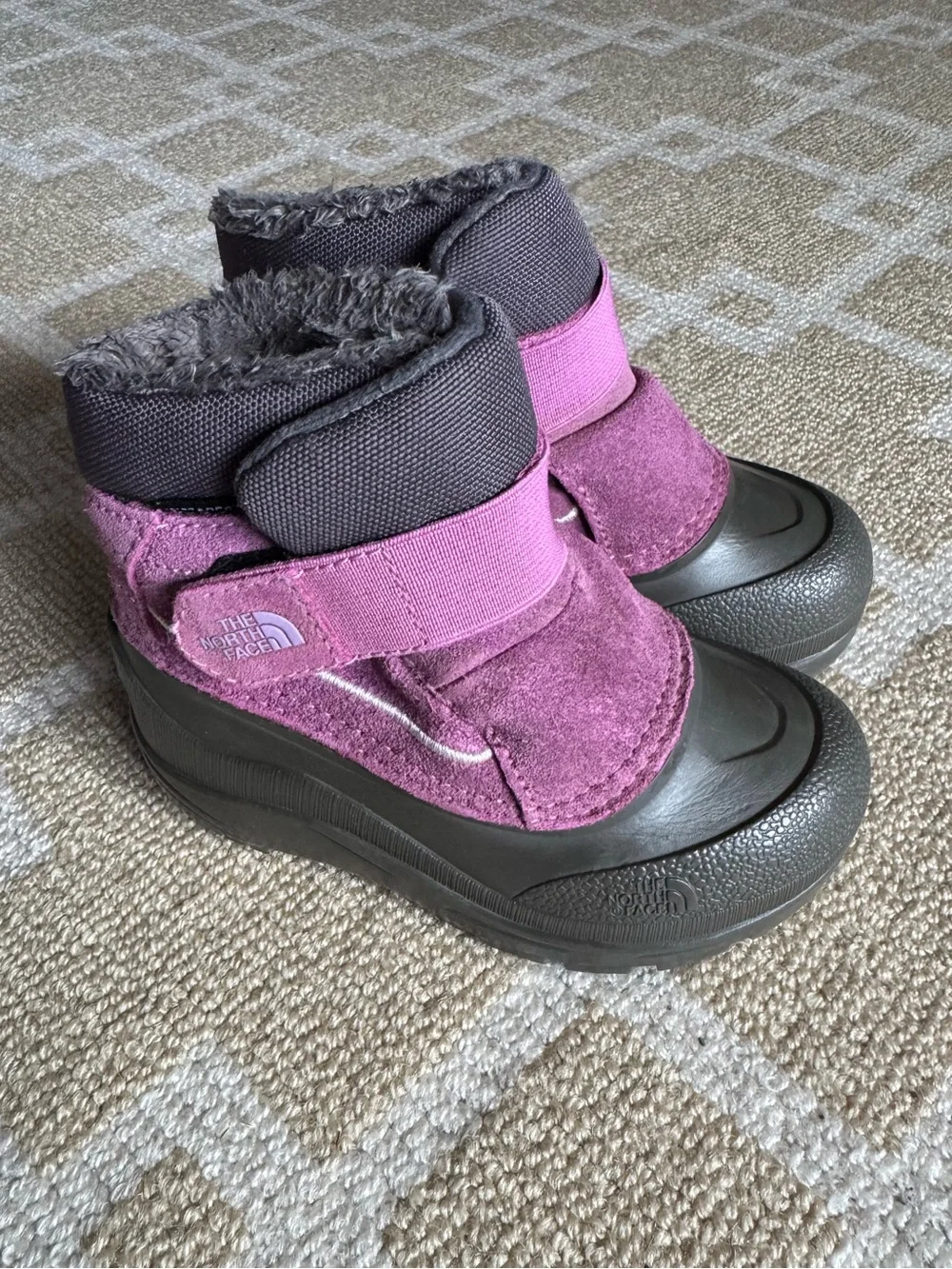 The North Face Toddler Alpenglow II Waterproof Snow Boots Purple Gray Girls 8